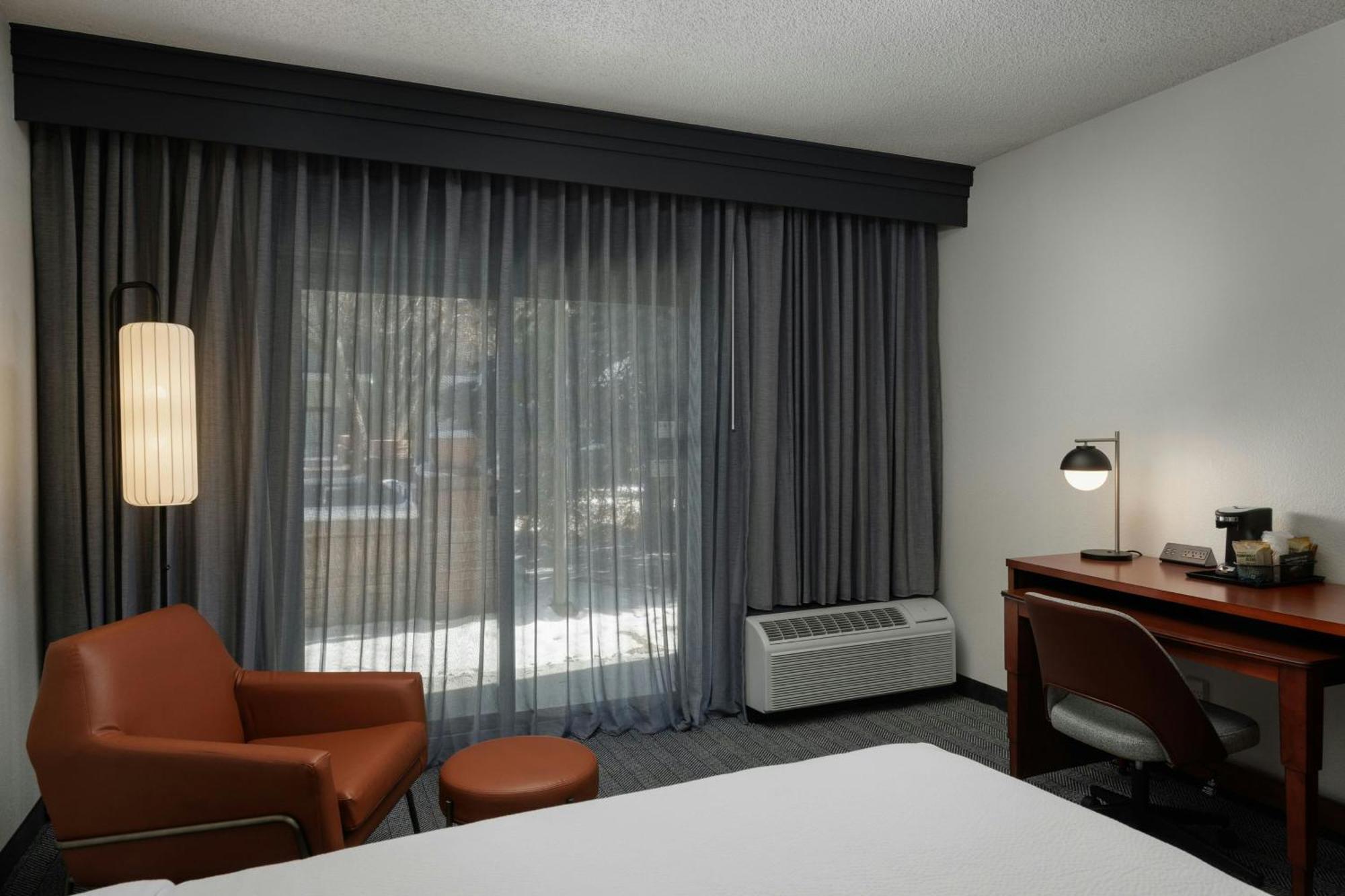 Courtyard By Marriott Denver Central Park Exterior photo