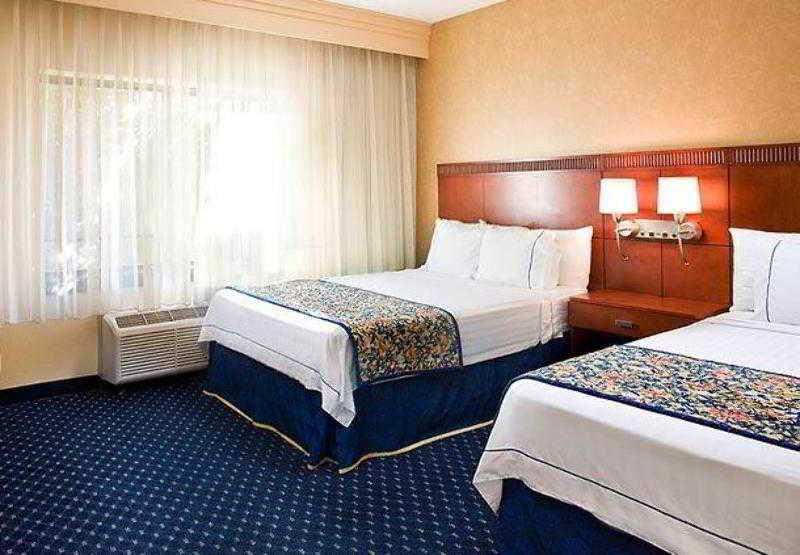 Courtyard By Marriott Denver Central Park Room photo